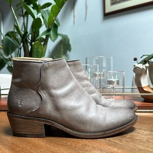 Frye leather western booties, taupe/grey color, size 8.5